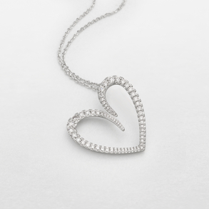 white gold and diamonds necklace