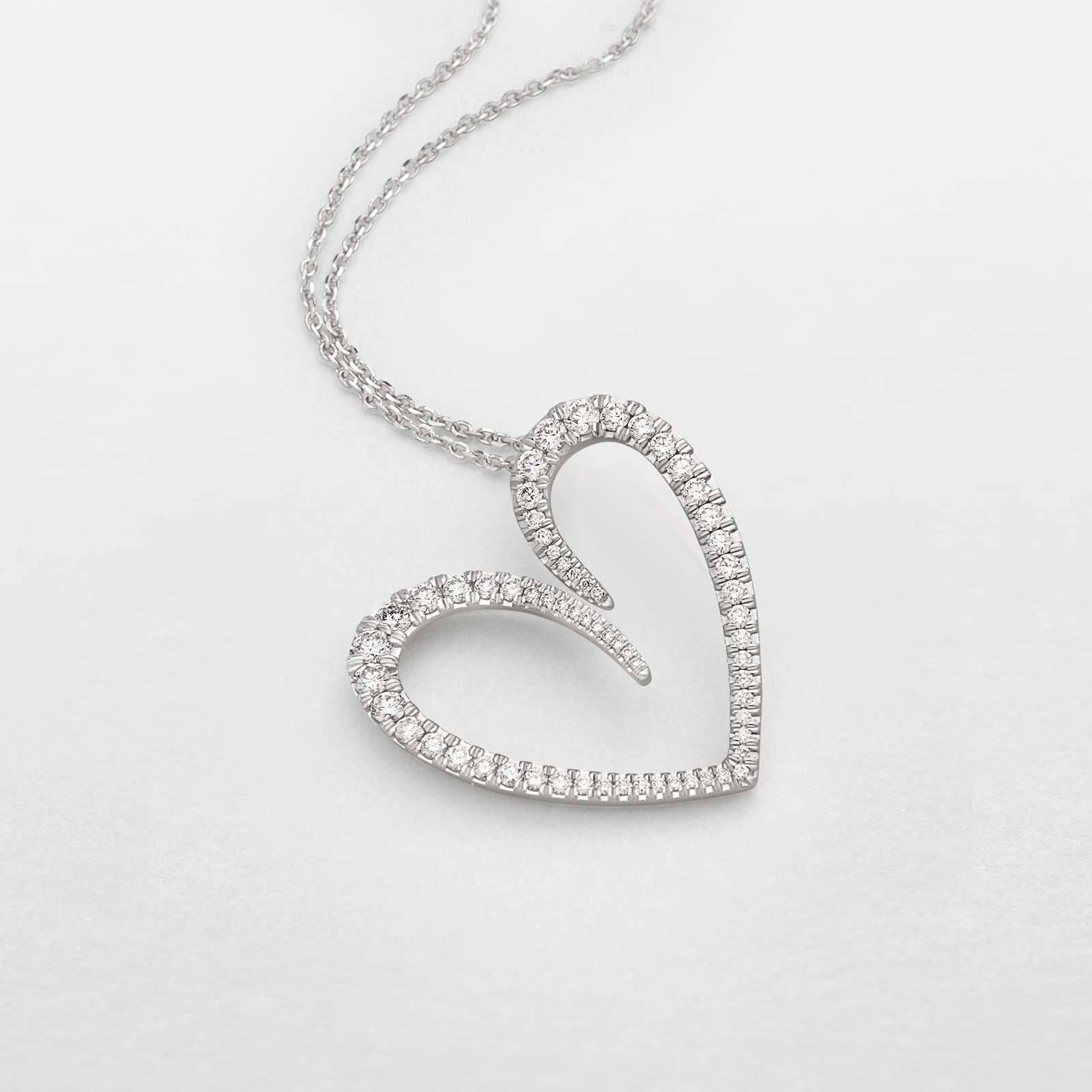 white gold and diamonds necklace