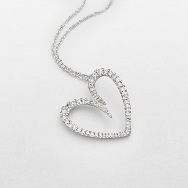 white gold and diamonds necklace