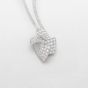 girocollo in oro bianco e diamanti