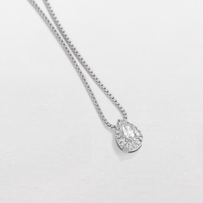 girocollo in oro bianco e diamanti