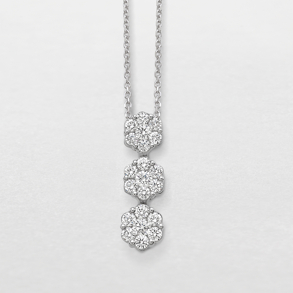 white gold and diamonds necklace