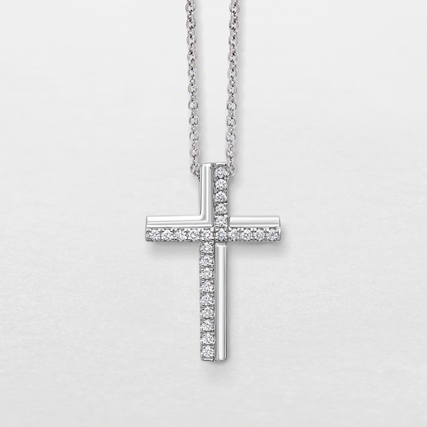 white gold and diamonds necklace