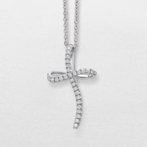 white gold and diamonds necklace