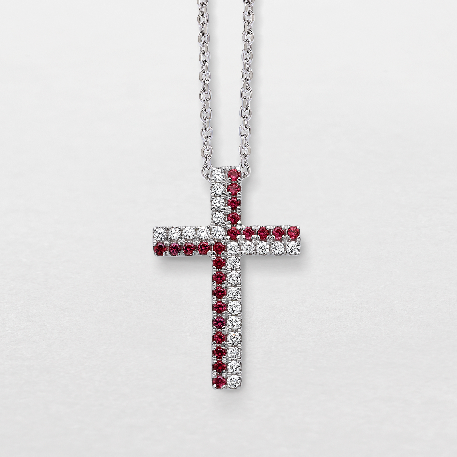 white gold and diamonds necklace