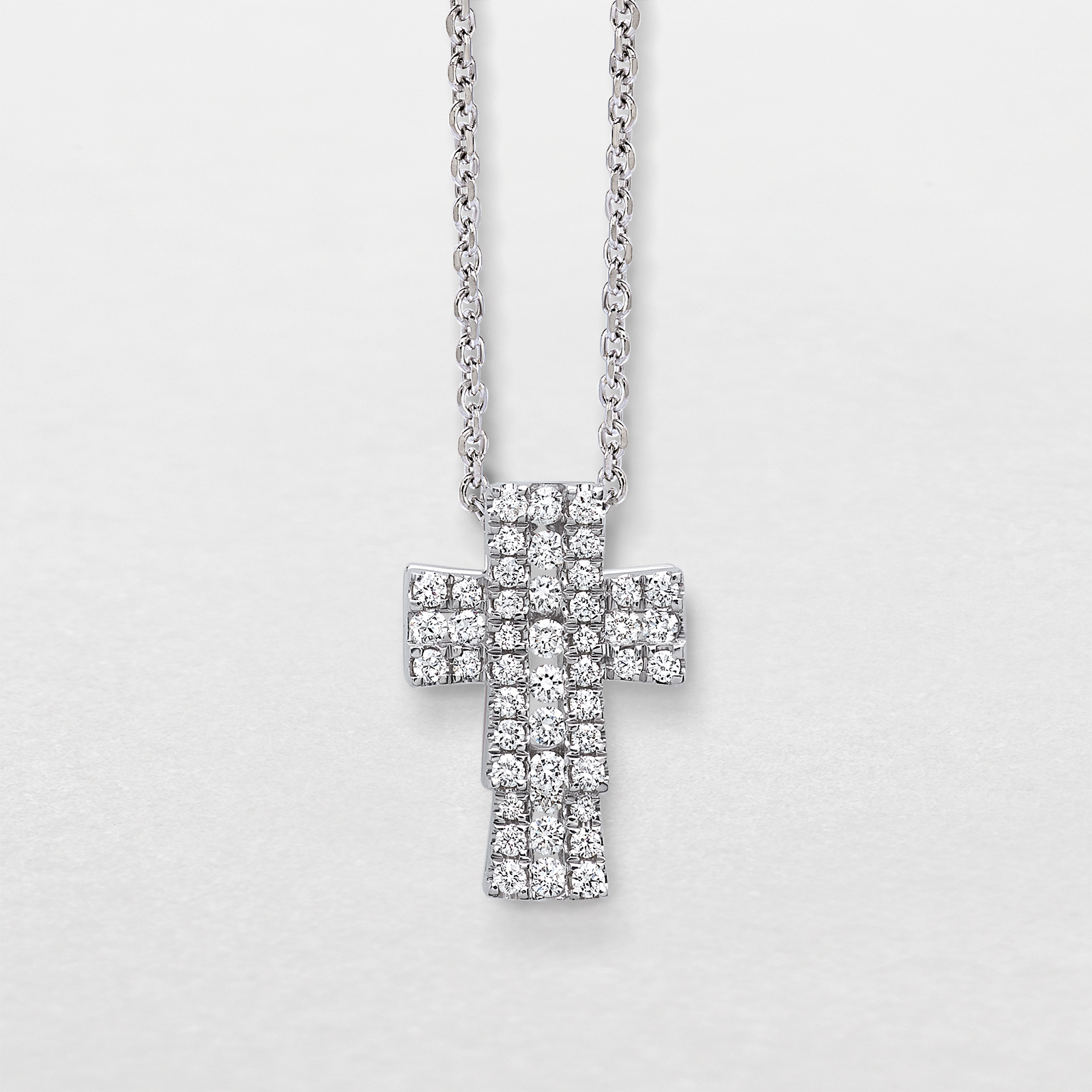 white gold and diamonds necklace