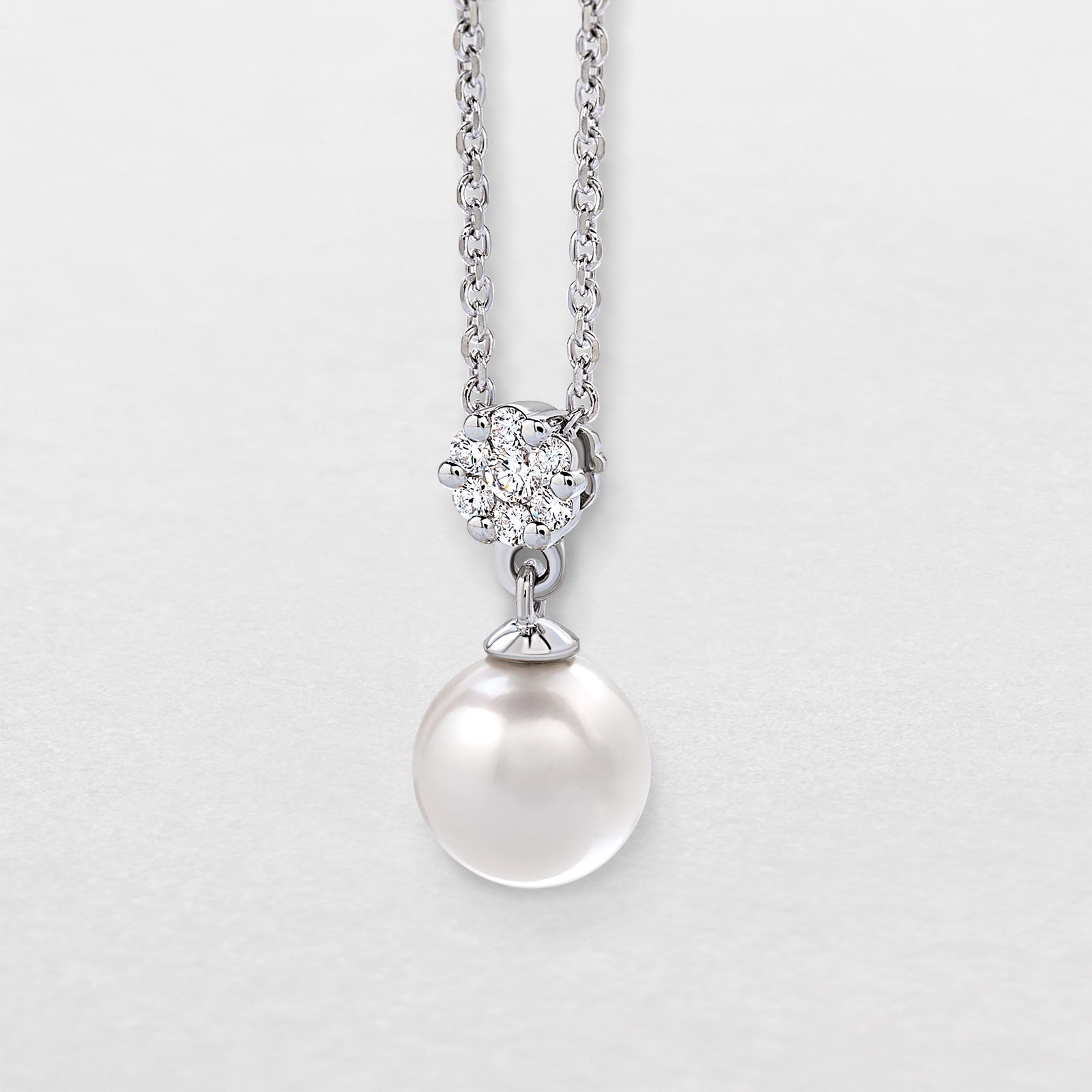 white gold with pearl and diamonds necklace