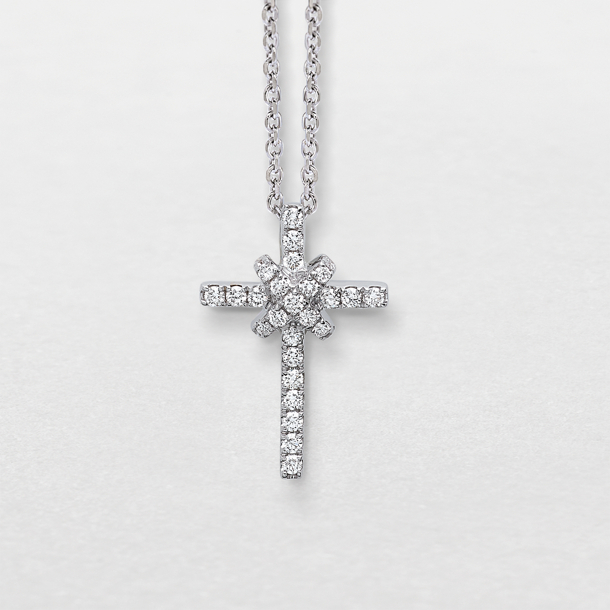 white gold and diamonds necklace