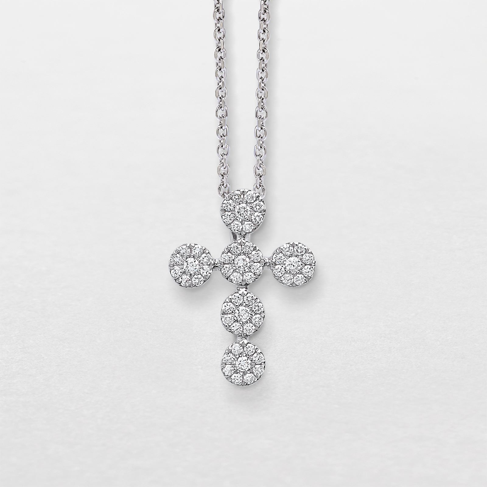 white gold and diamonds necklace