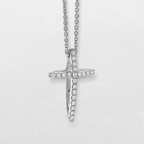 white gold and diamonds necklace