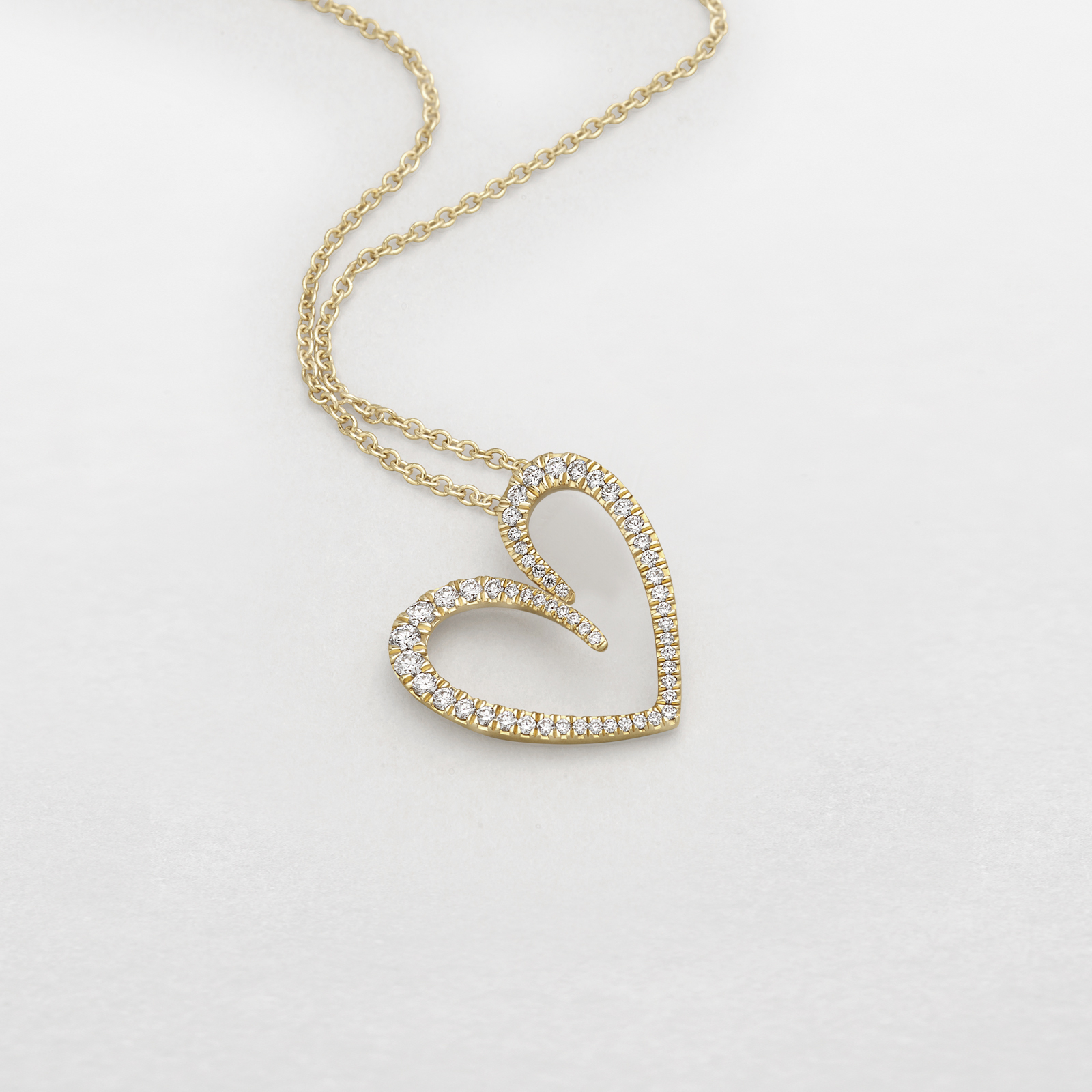 rose gold and diamonds necklace