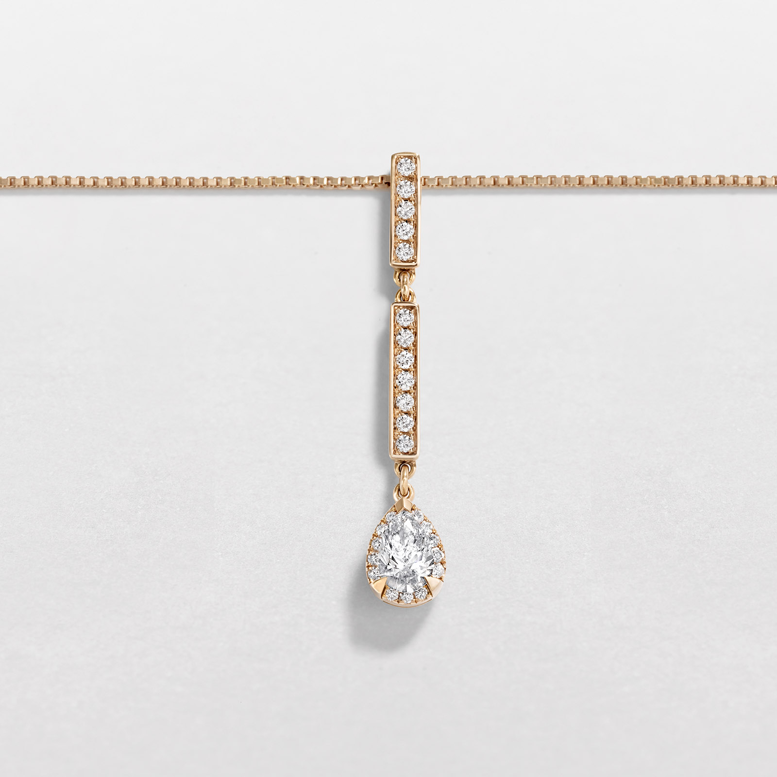 rose gold and diamonds necklace