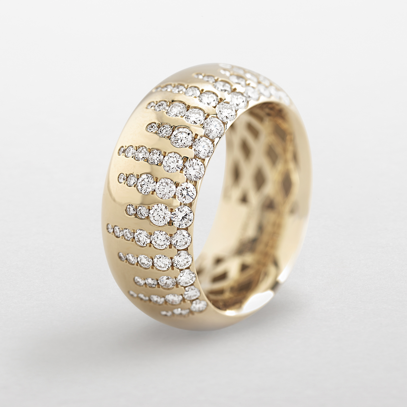 rose gold and diamonds ring