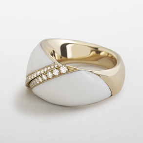 anello in oro rosa, kogolong e diamanti