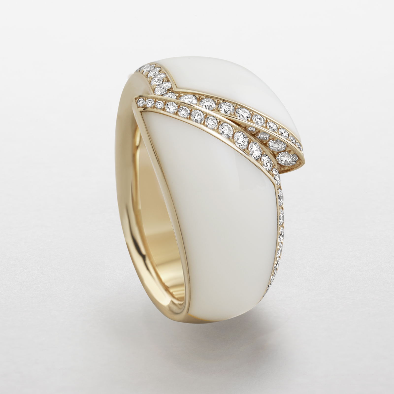 rose gold with kogolong and diamonds ring