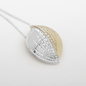 rose and white gold with diamonds necklace
