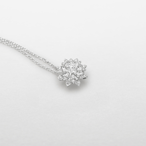 white gold and diamonds necklace