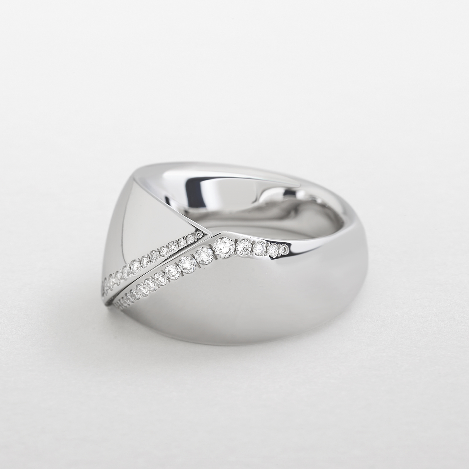 white gold with diamonds ring
