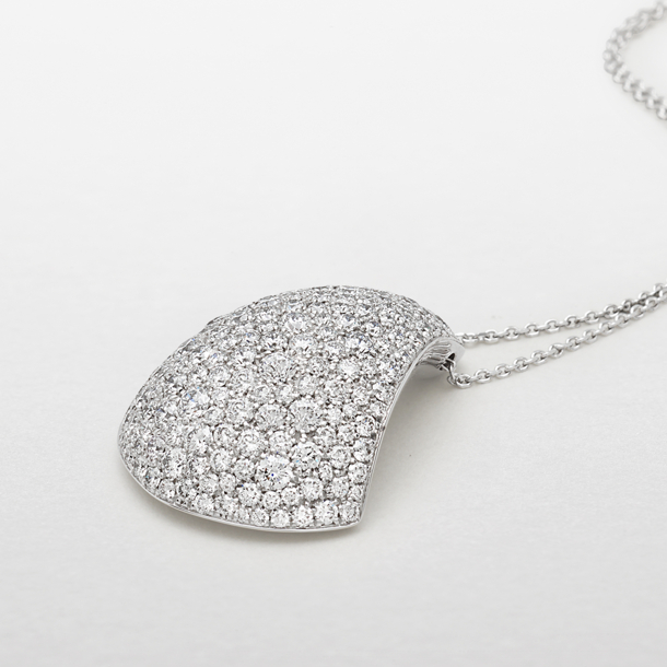 girocollo in oro bianco e diamanti