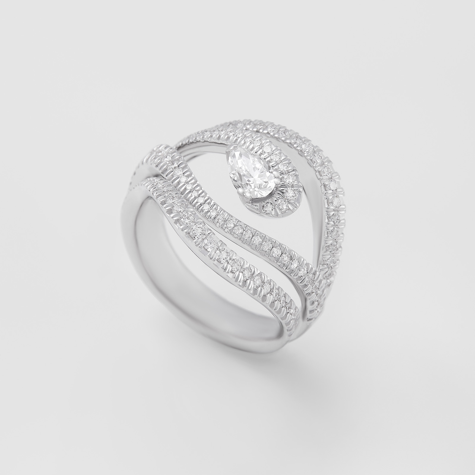 anello in oro bianco e diamanti