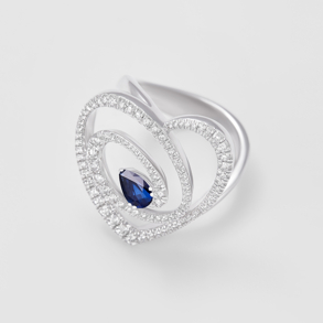 anello in oro bianco, diamanti e zaffiro