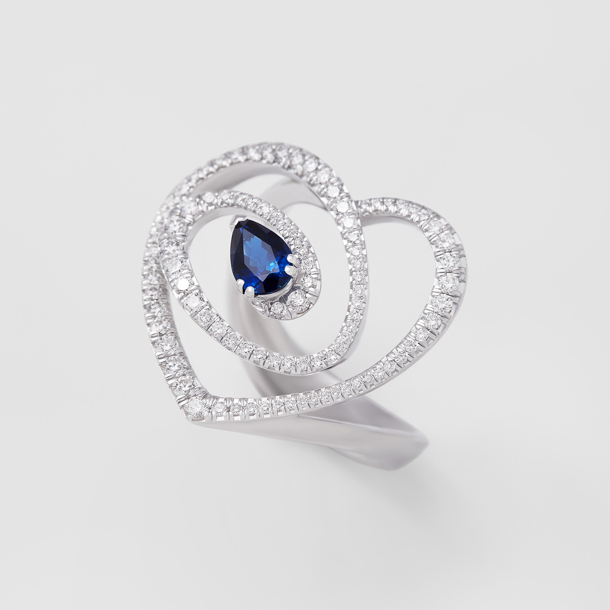anello in oro bianco, diamanti e zaffiro