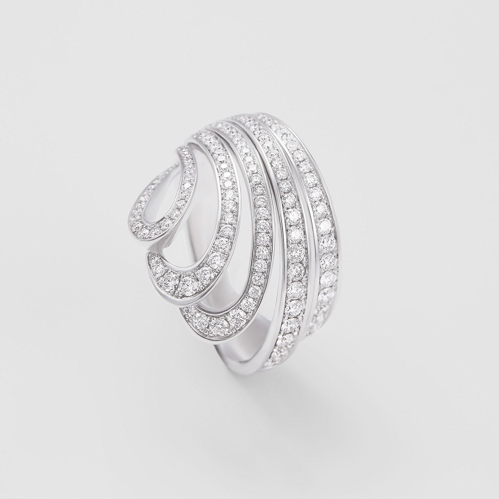 white gold and diamonds ring