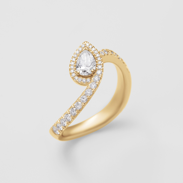 rose gold and diamonds ring