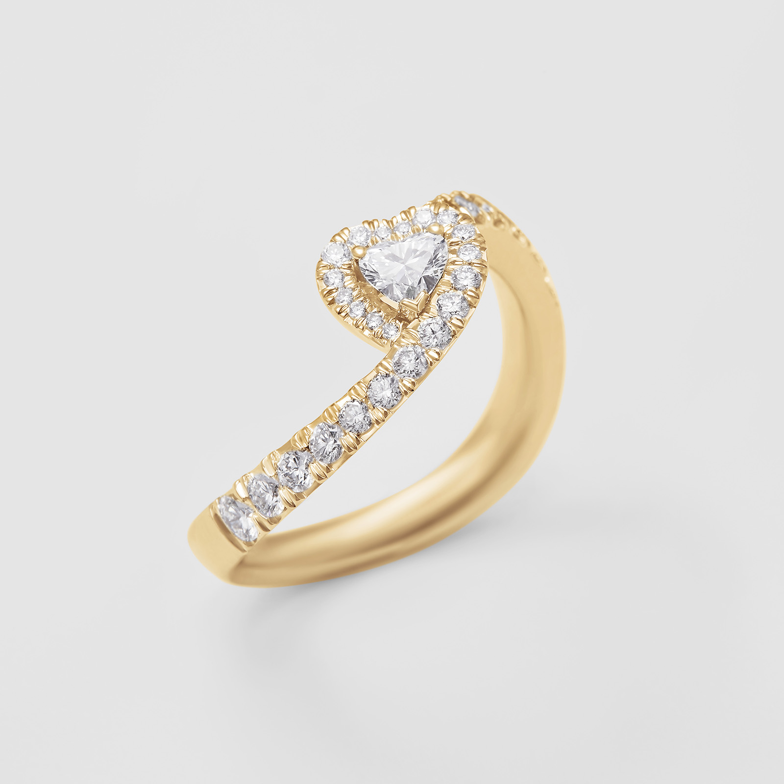 rose gold and diamonds ring