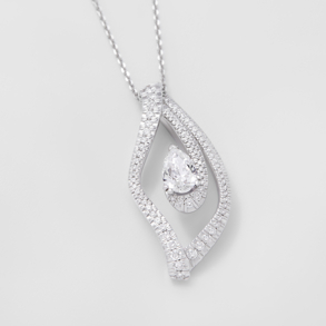 white gold and diamonds necklace
