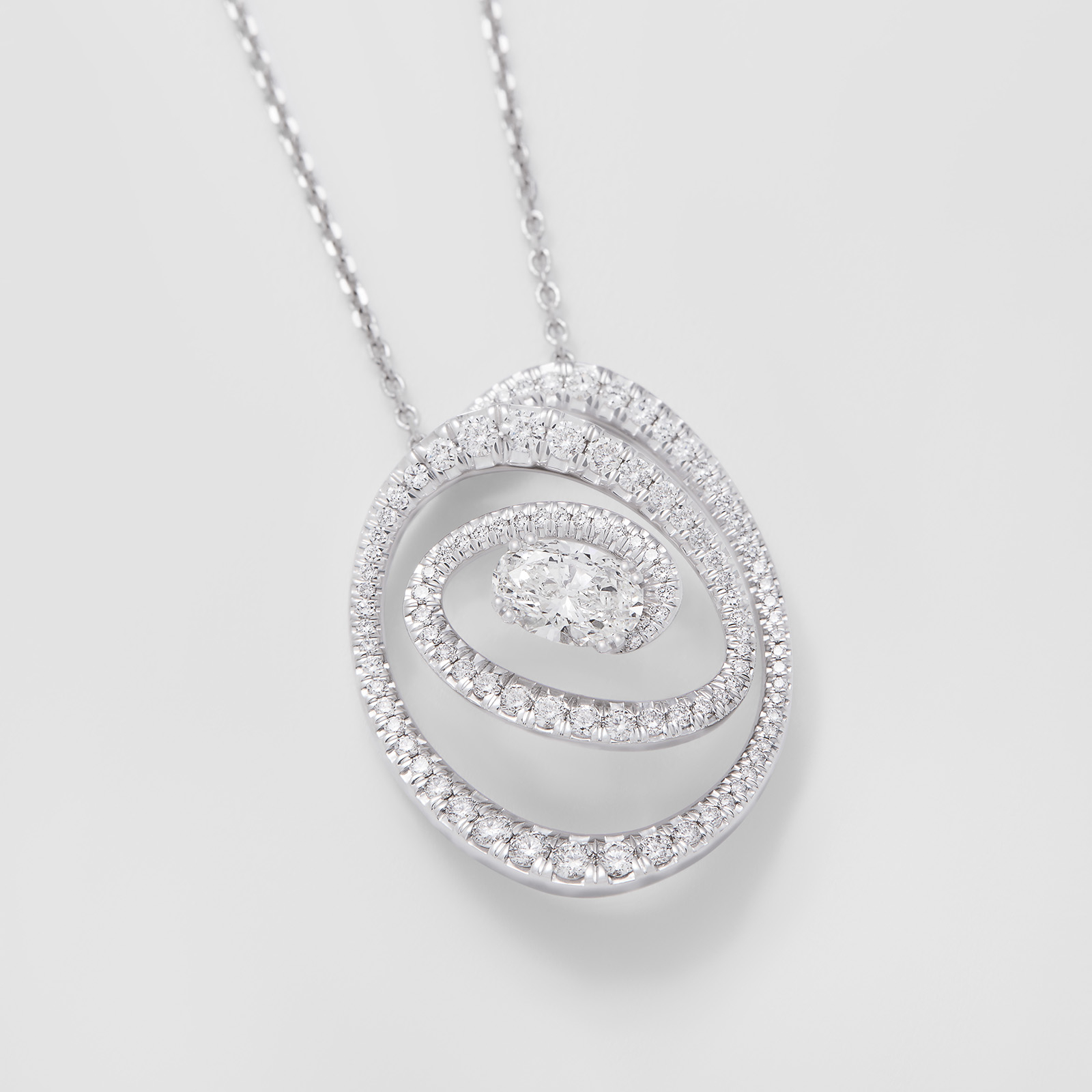 white gold and diamonds necklace