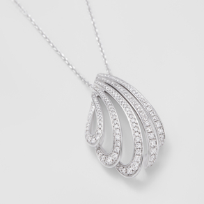 white gold and diamonds necklace