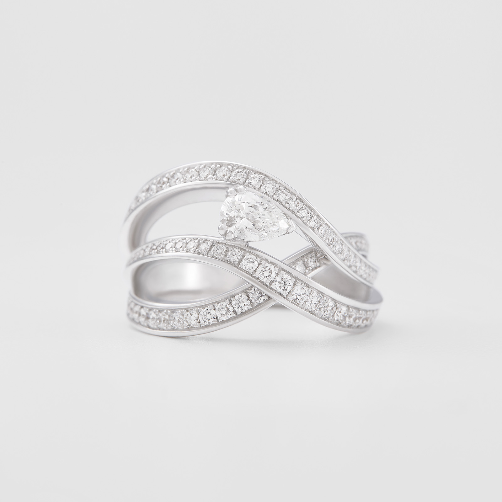 white gold and diamonds ring