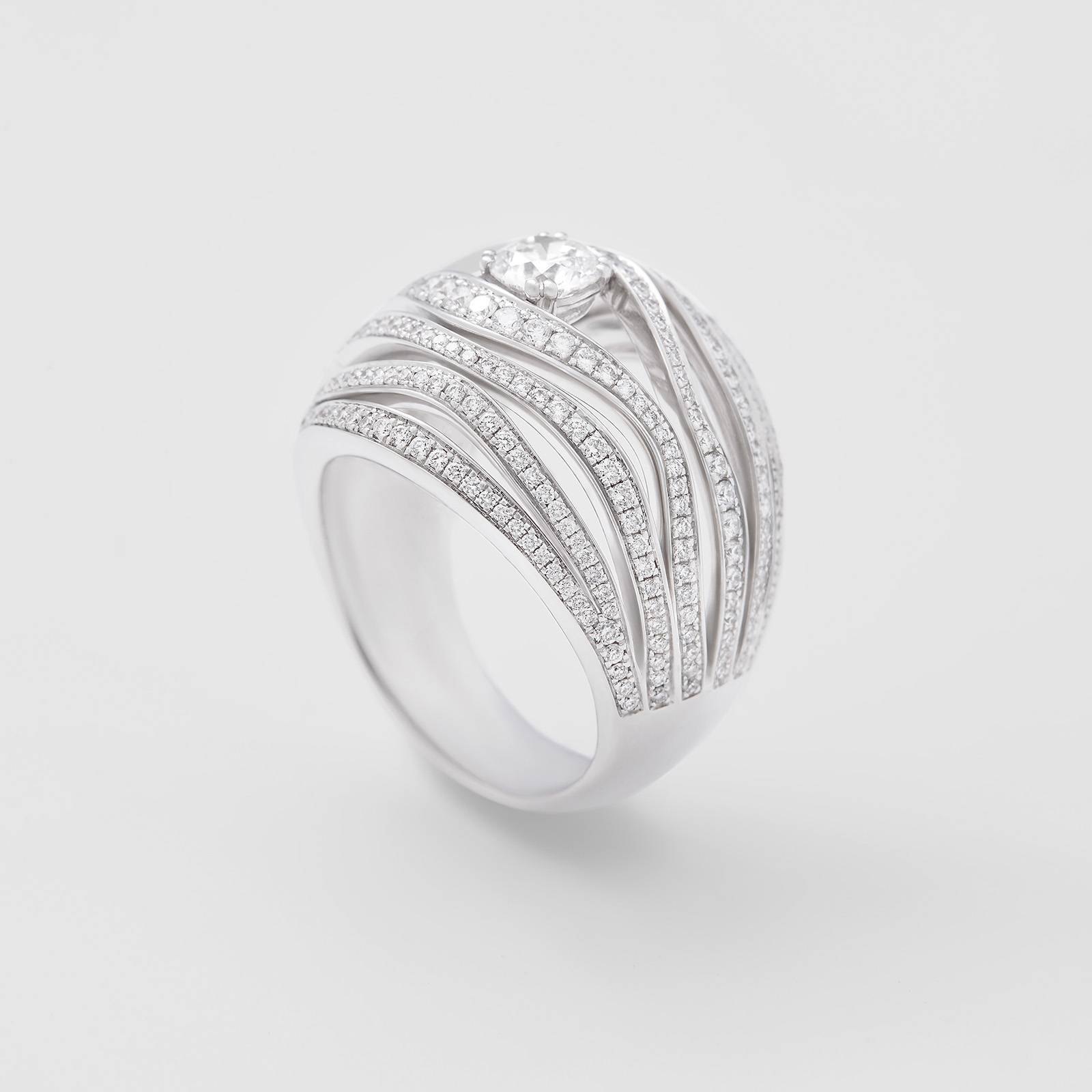 white gold and diamonds ring