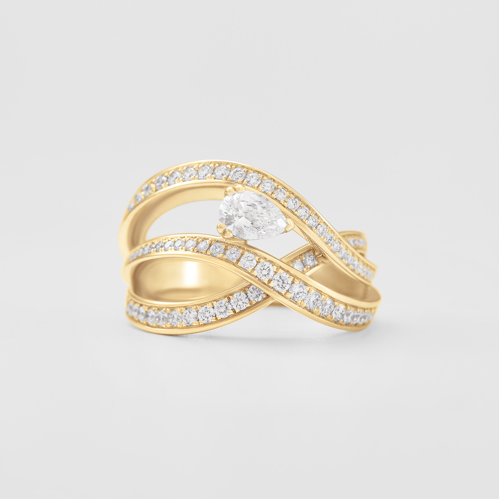 rose gold and diamonds ring