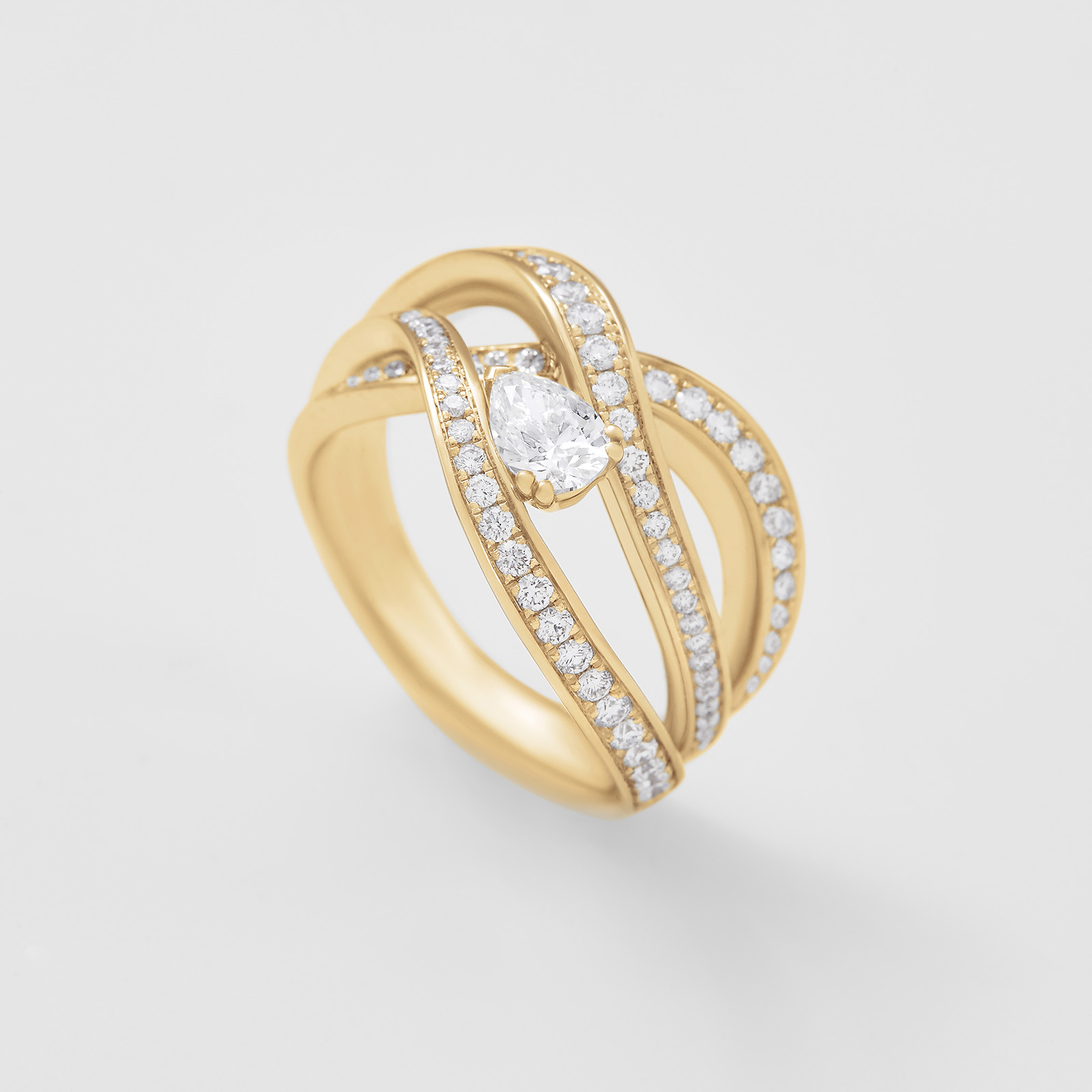 anello in oro rosa e diamanti