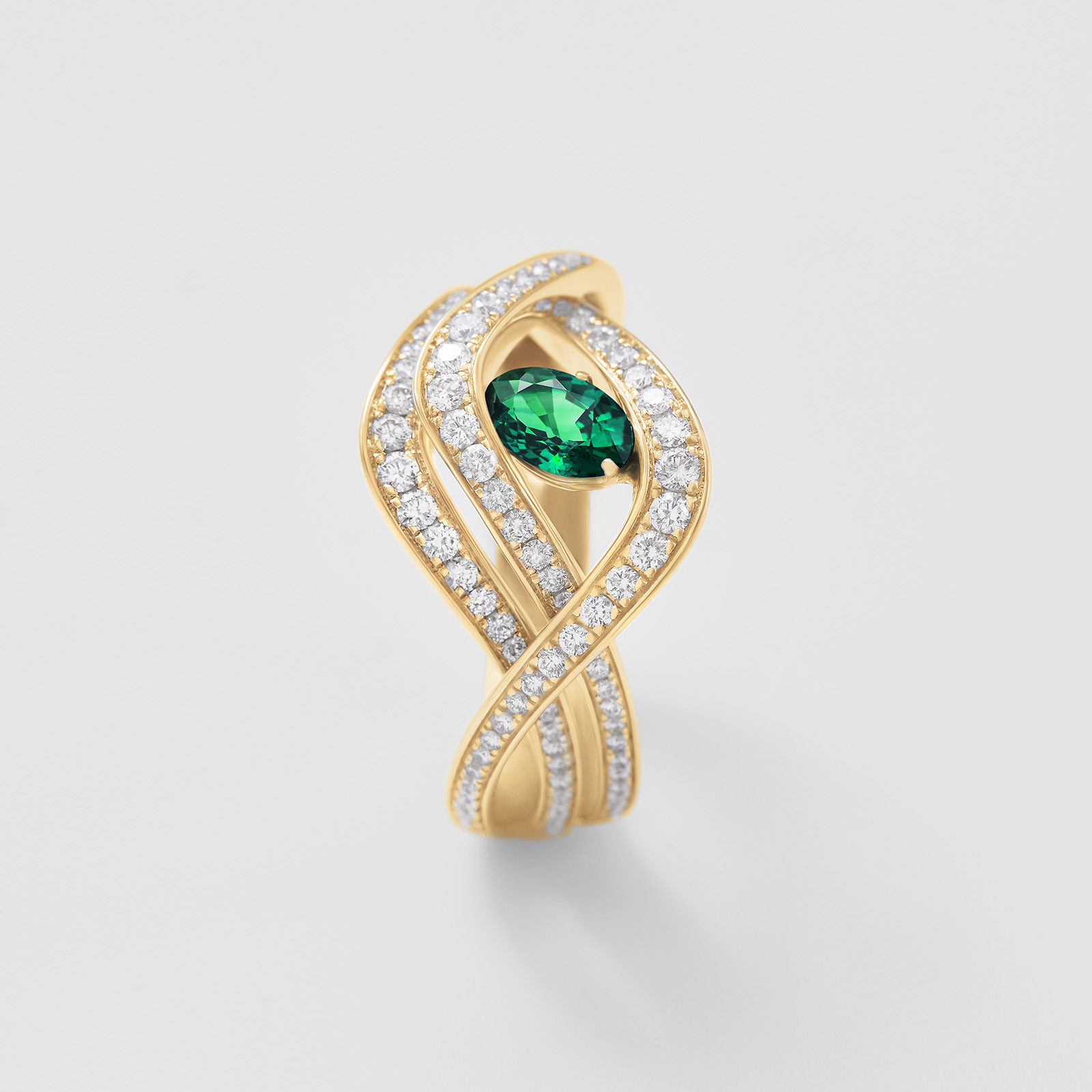 rose gold with diamonds and emerald ring