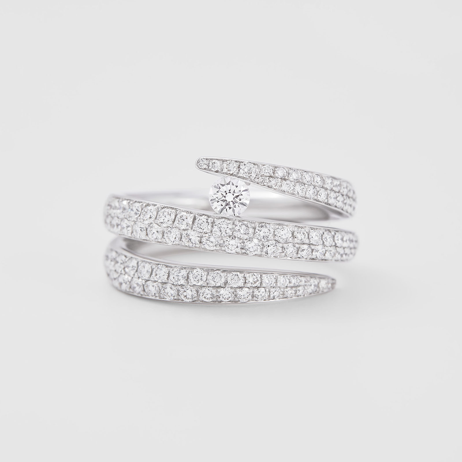 white gold and diamonds ring