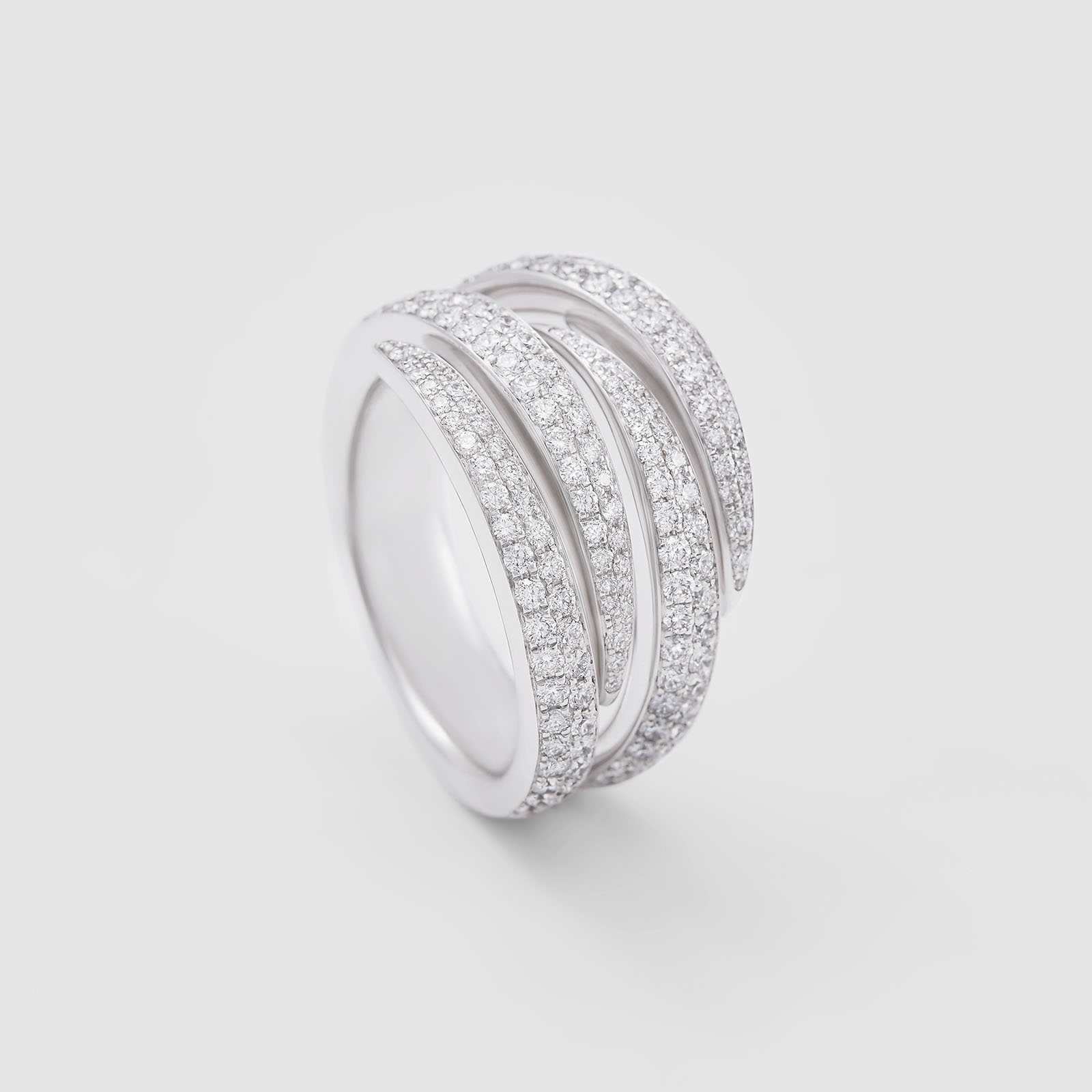white gold and diamonds ring