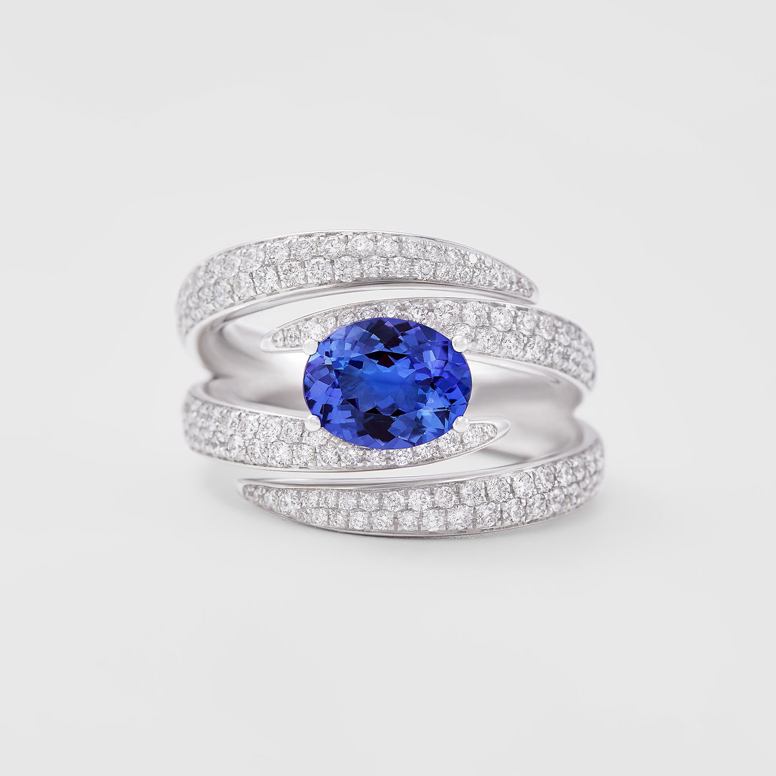 white gold with diamonds and tanzanite ring