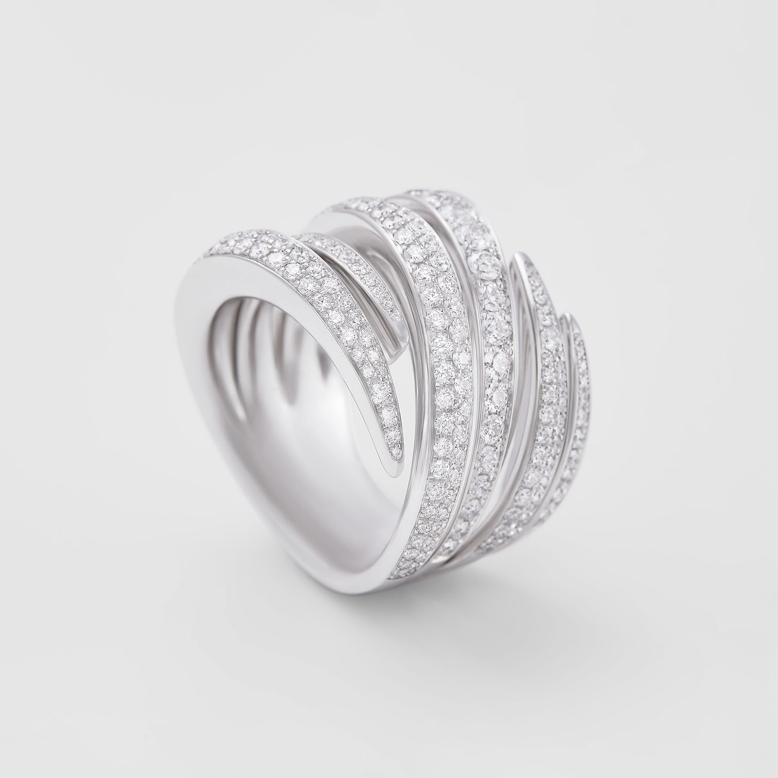 white gold and diamonds ring