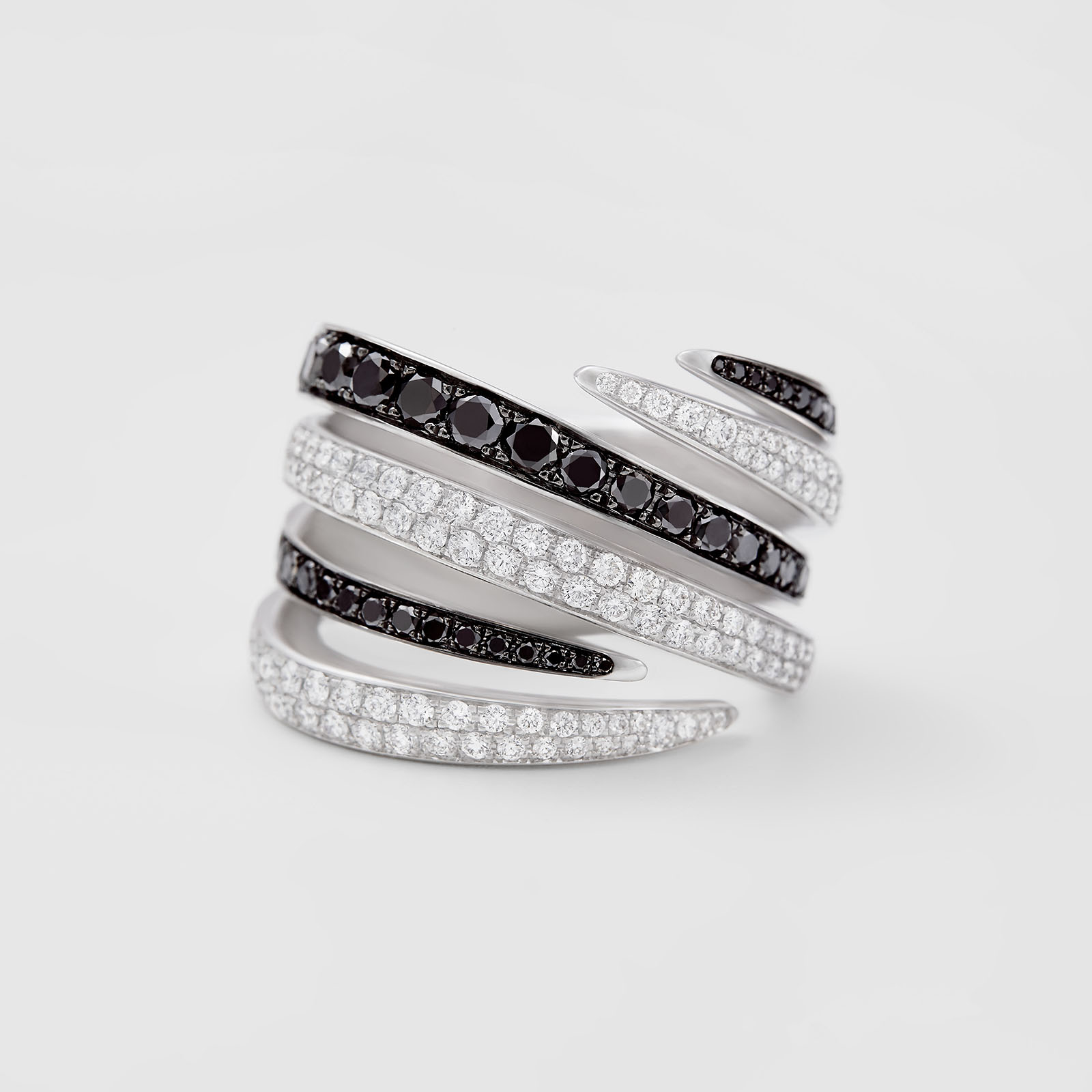 white gold and diamonds ring