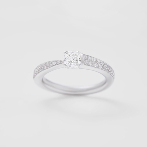 white gold and diamonds ring