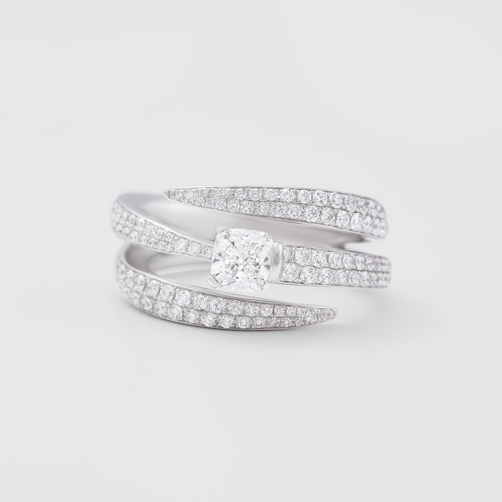 white gold and diamonds ring