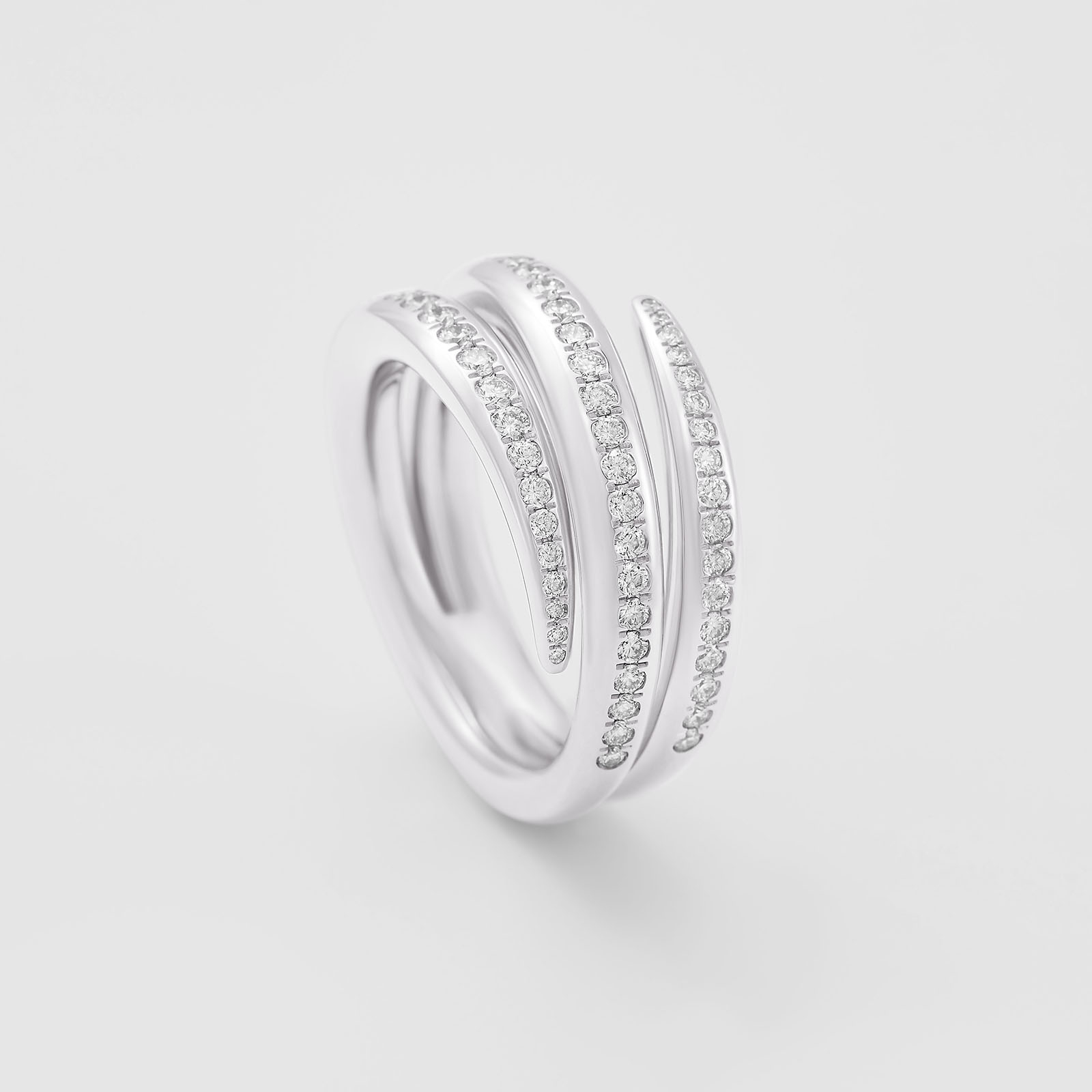 white gold and diamonds ring
