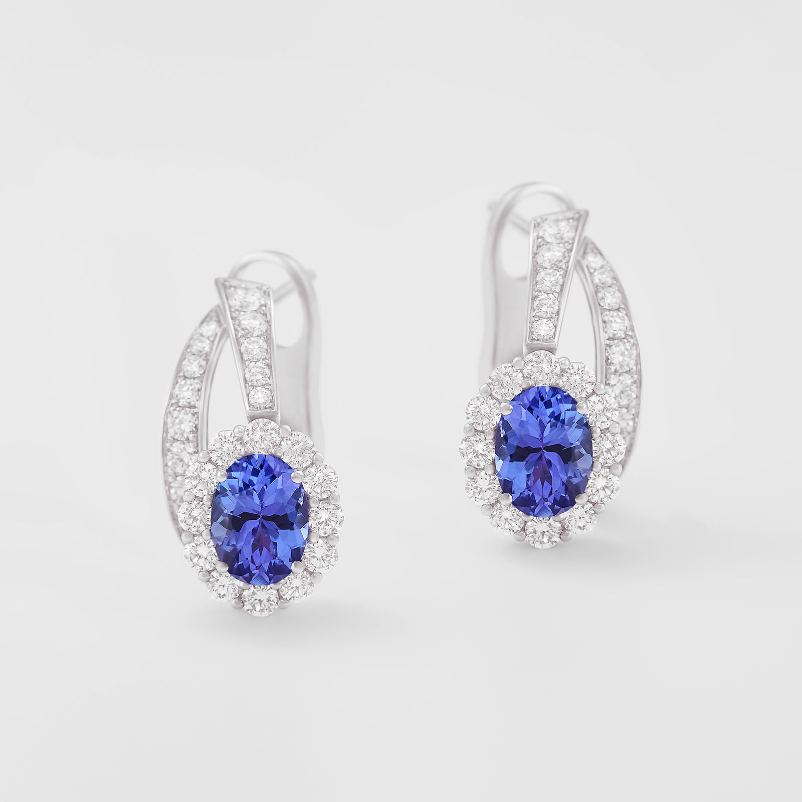 white gold with diamonds and tanzanites earrings