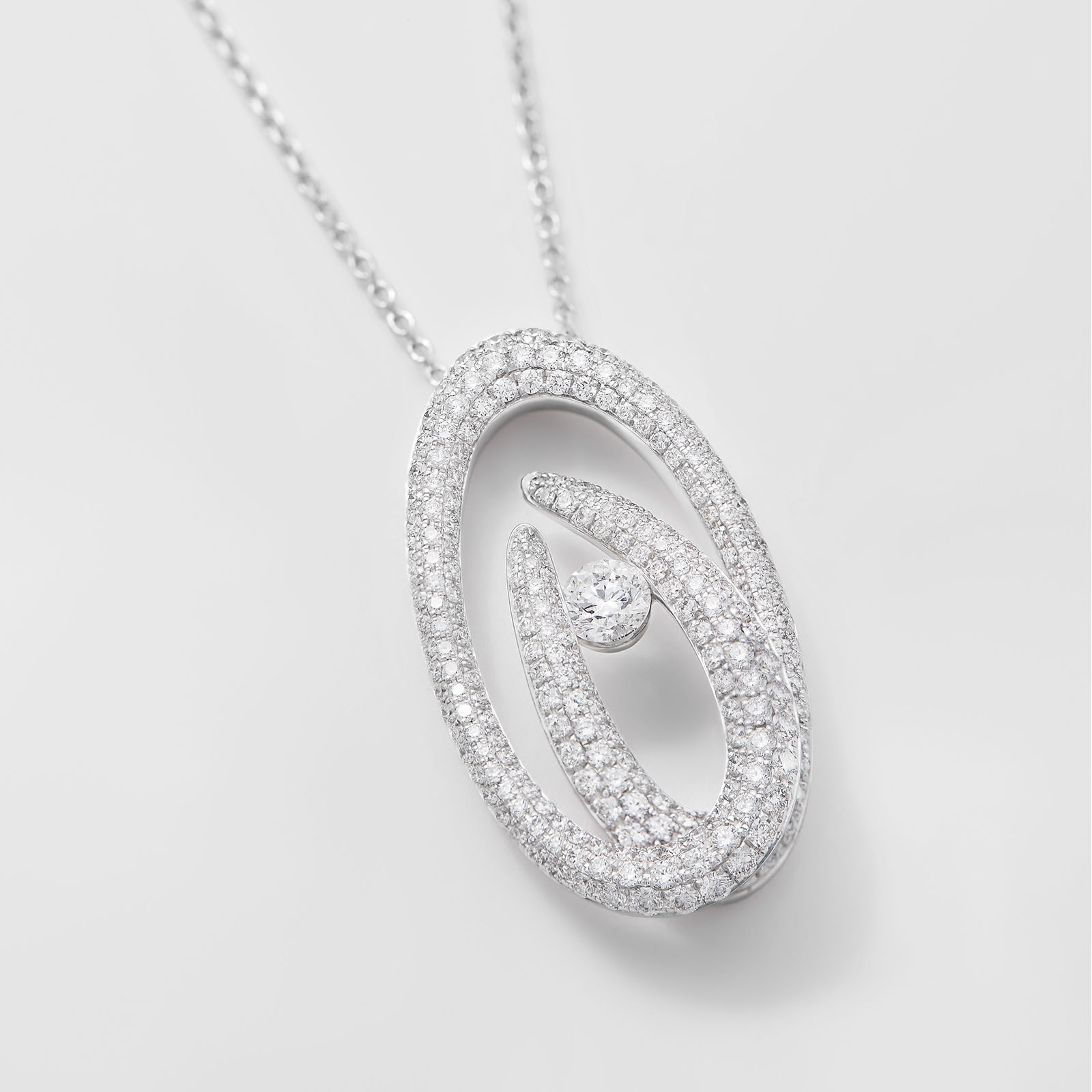 white gold and diamonds necklace