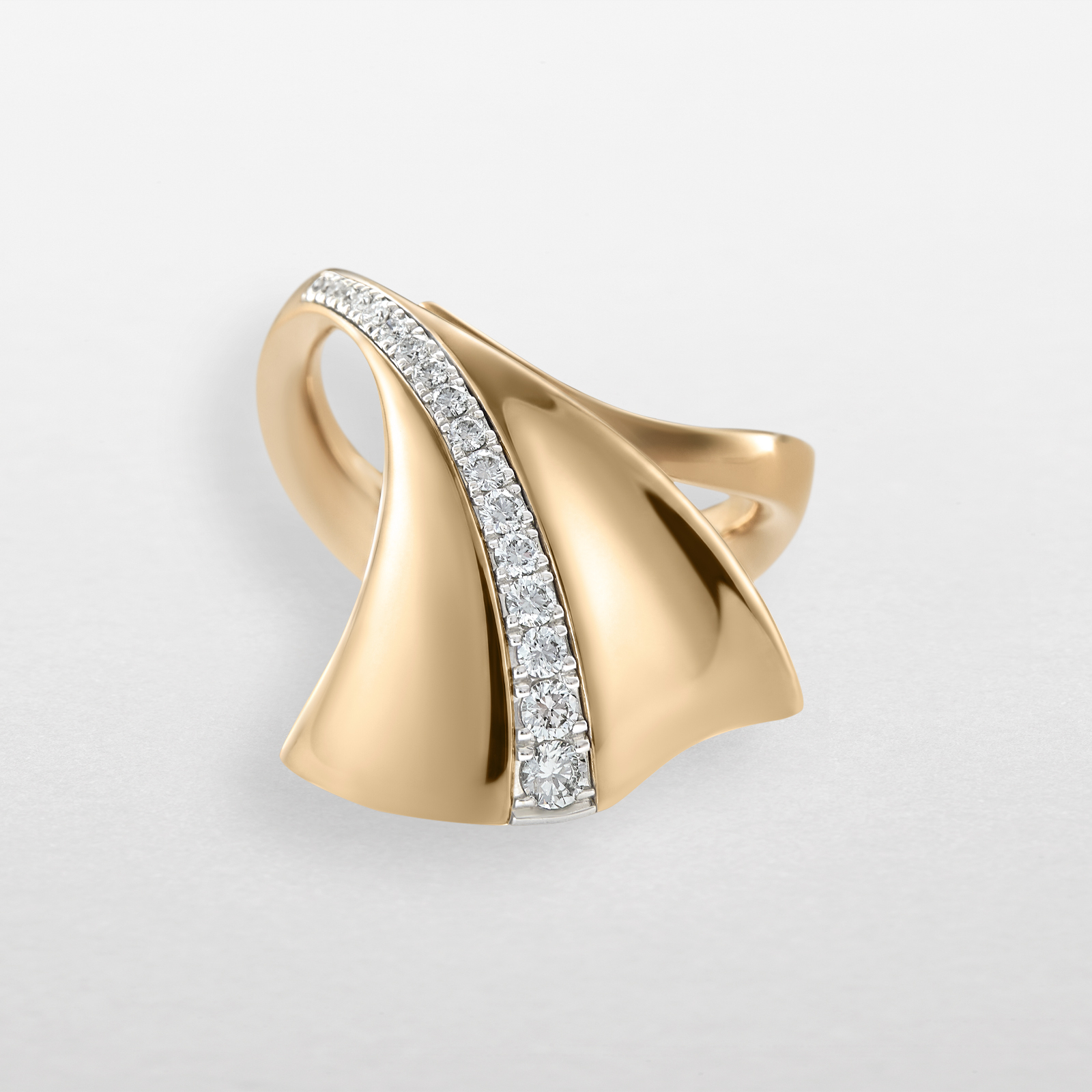 anello in oro rosa, bianco e diamanti