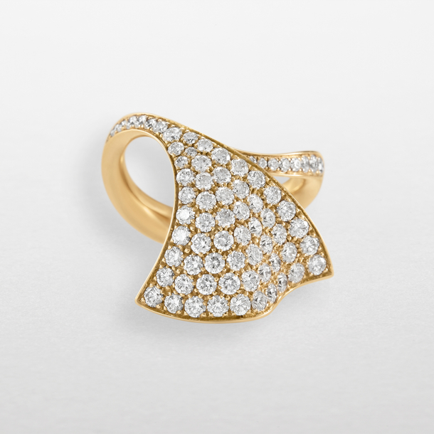 Ring in rose gold with diamonds