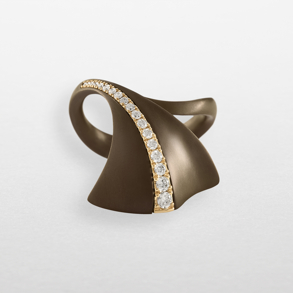 anello in titanio chocolate, oro rosa e diamanti